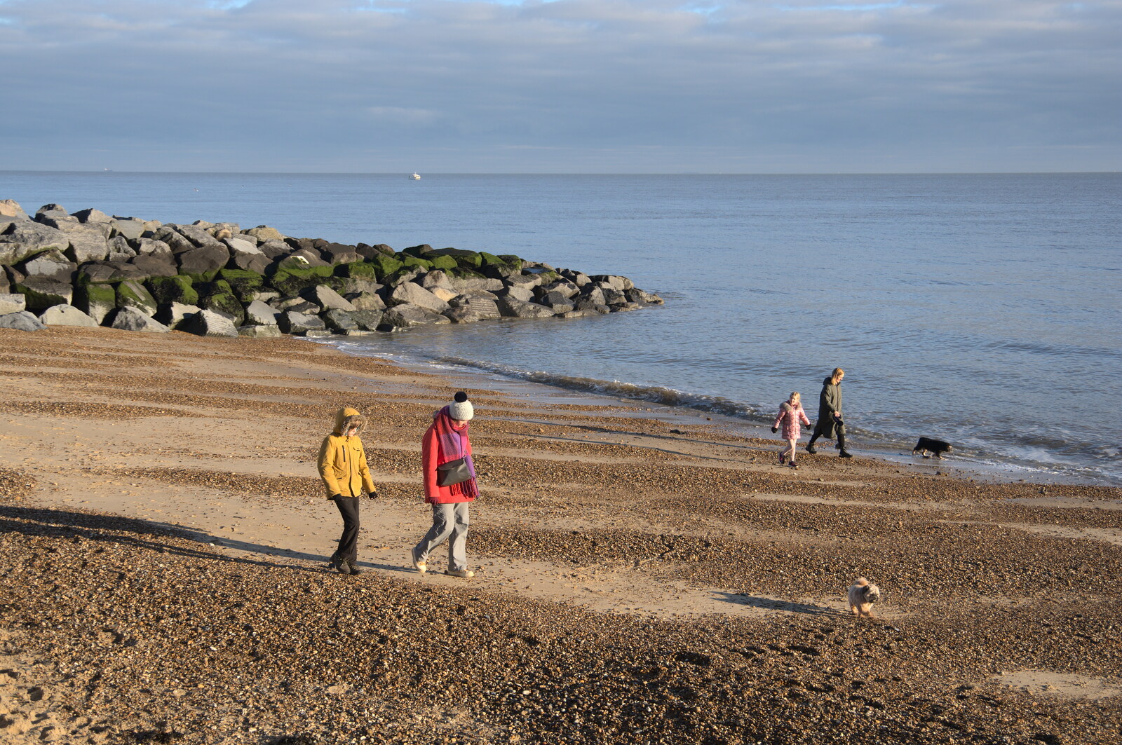 A Short Trip to Felixstowe, Suffolk - 22nd January 2023: Harry and Isobel are on the beach
