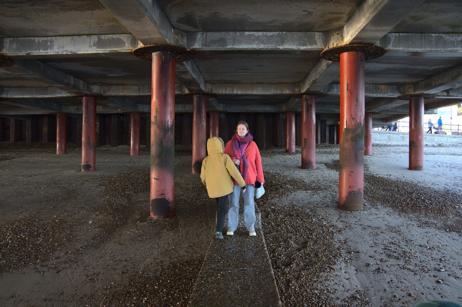 A Short Trip to Felixstowe, Suffolk - 22nd January 2023: Harry and Isobel under the pier