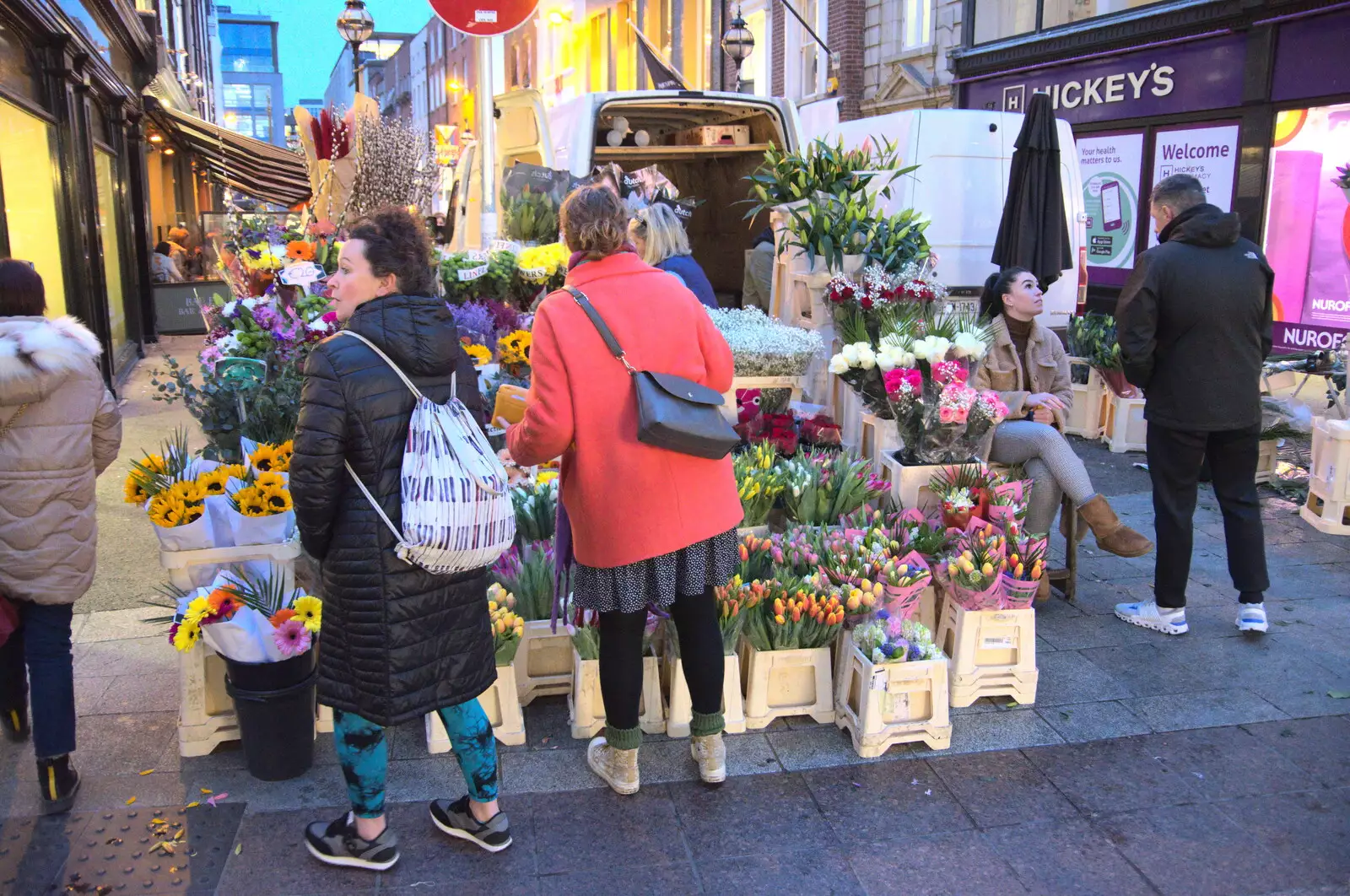 Isobel gets some flowers on Grafton Street, from The Dead Zoo, Dublin, Ireland - 17th February 2023