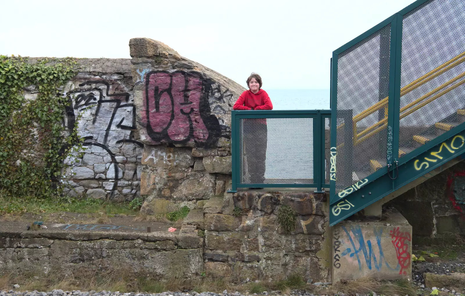 Fred ducks out of the second half of the run, from The End of the Breffni, Blackrock, Dublin - 18th February 2023