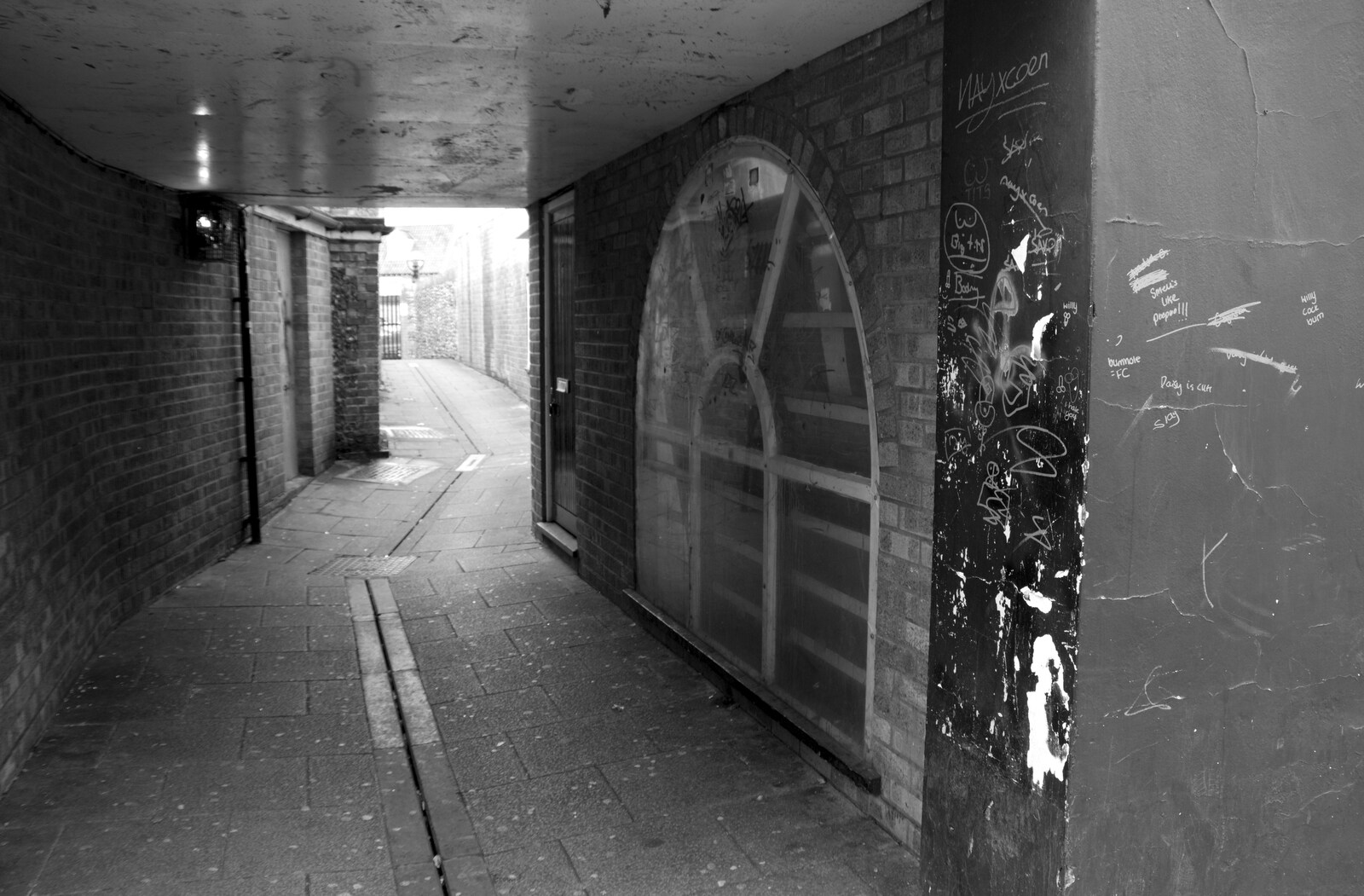 An alleyway off White Hart Street from A Postcard from Thetford, Norfolk - 15th March 2023