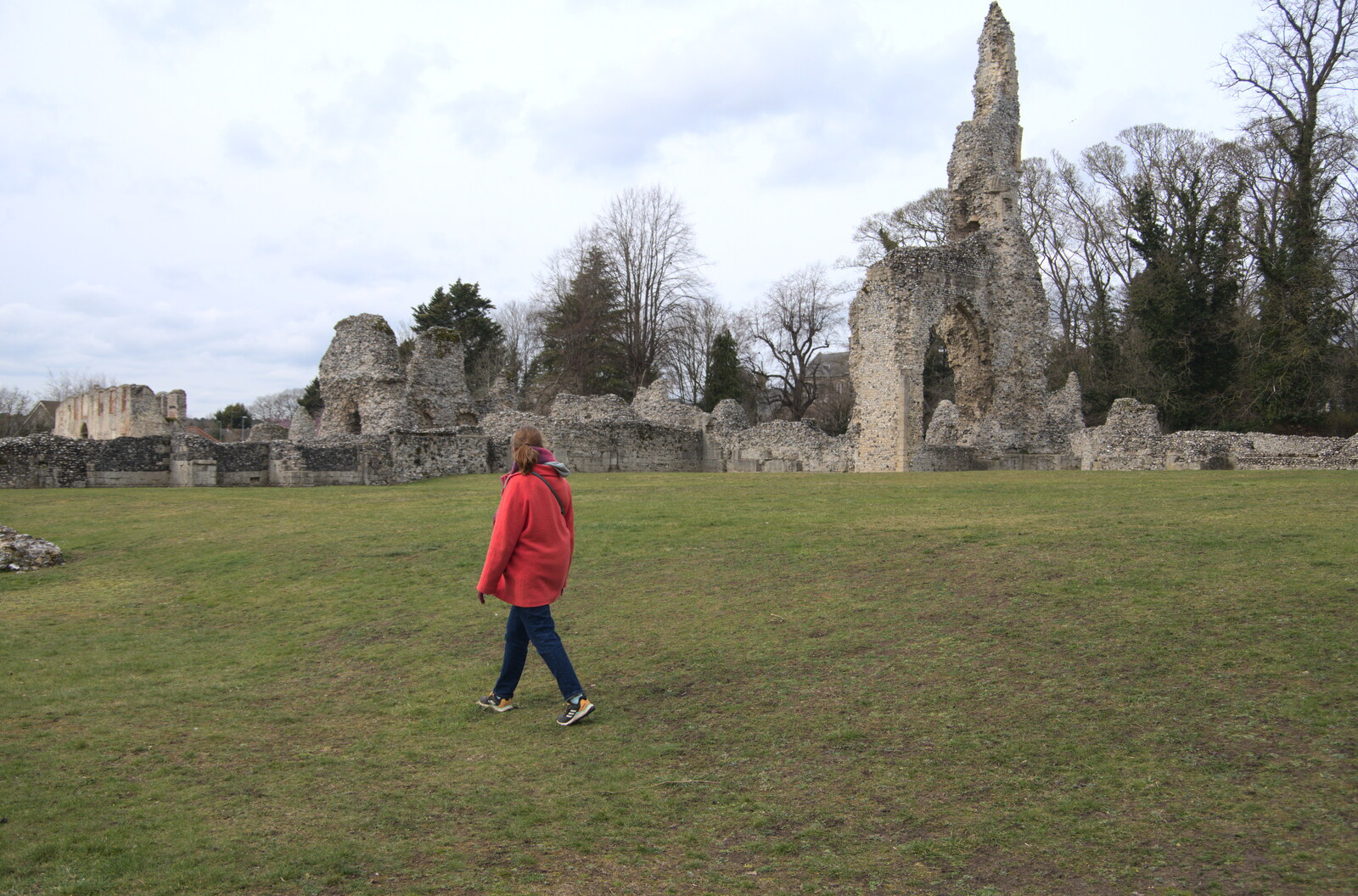 We have a look around Thetford Priory from A Postcard from Thetford, Norfolk - 15th March 2023