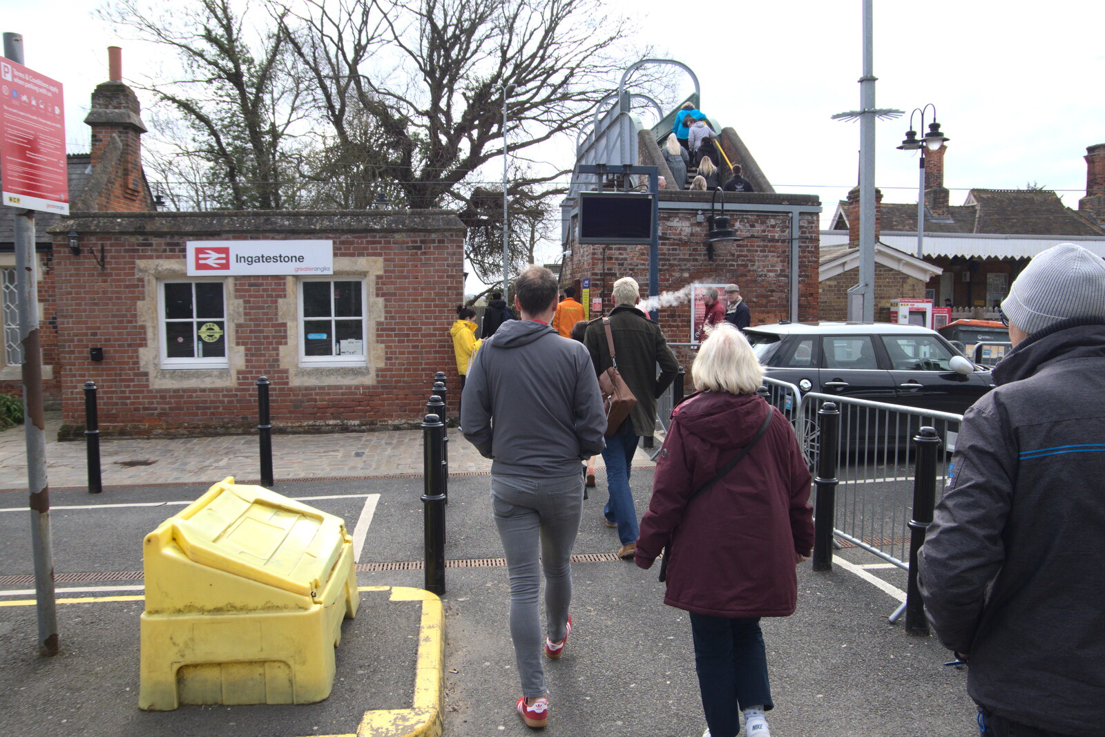 The bus-replacement crowds pile into Ingatestone from A Day in New Milton, Hampshire - 3rd April 2023