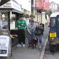 Grandma J says hi to a dog outside the butcher's, Easter in South Zeal and Moretonhampstead, Devon - 9th April