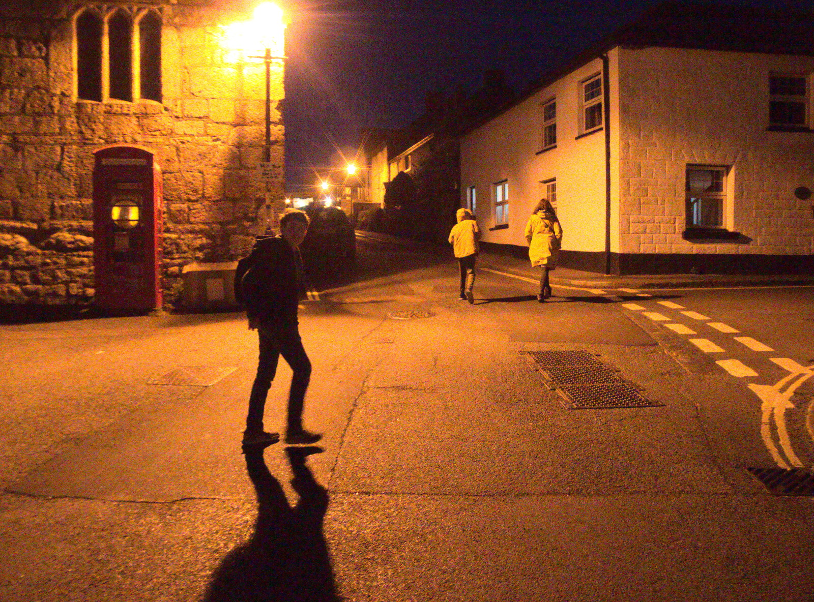 Walking back under sodium lights from Chilli Farms, Okehampton and the Oxenham Arms, South Zeal, Devon - 10th April 2023