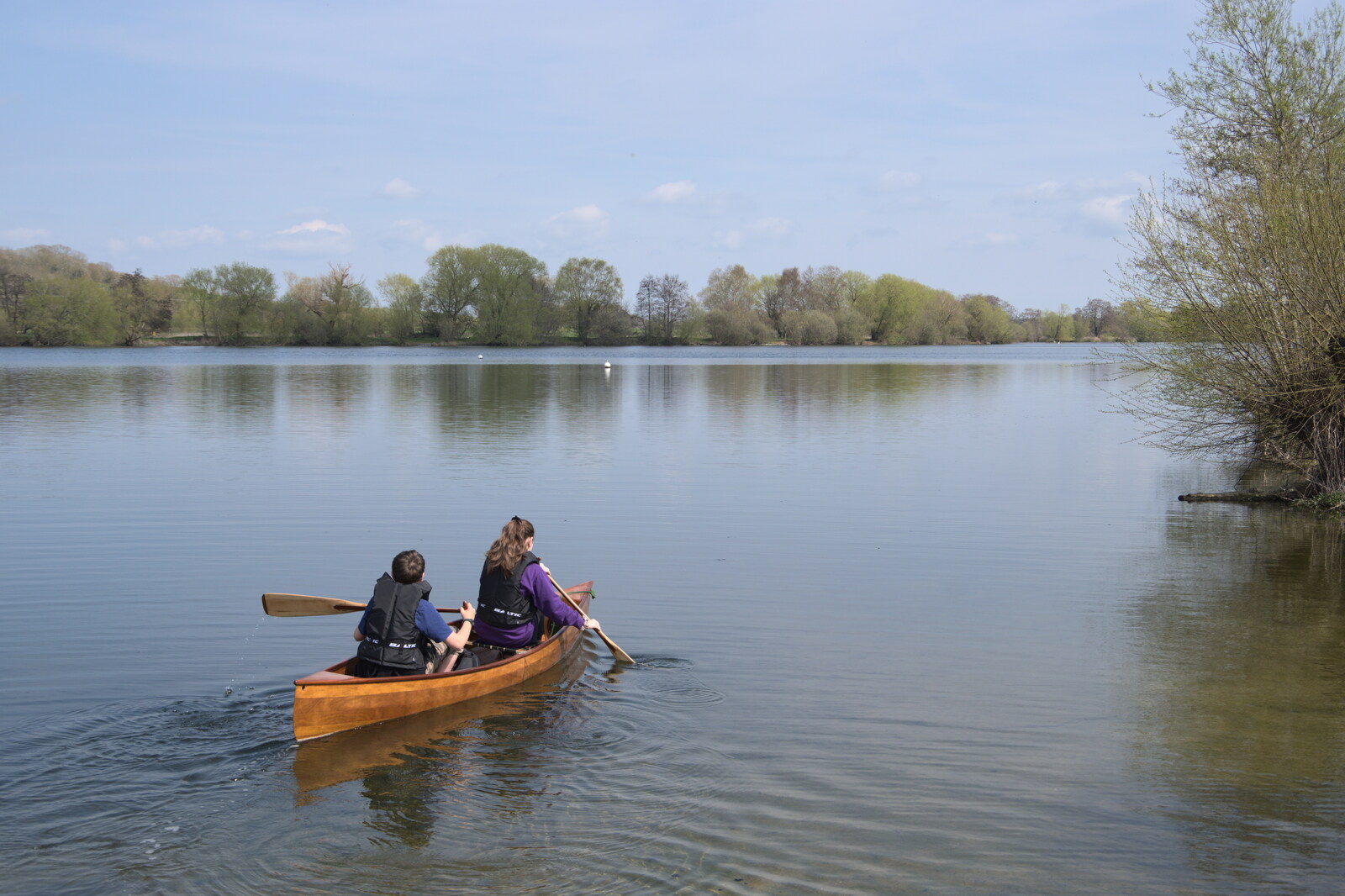 Fred and Millie head off for a paddle from Palgrave Players and Weybread Canoes, Harleston - 16th April 2023