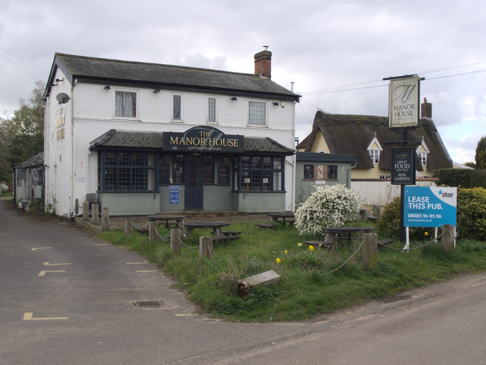 The closed-down former Dolphin pub in Wortham from Bike Rides and a Visit to the Farm Shop, Eye, Suffolk -  25th April 2023