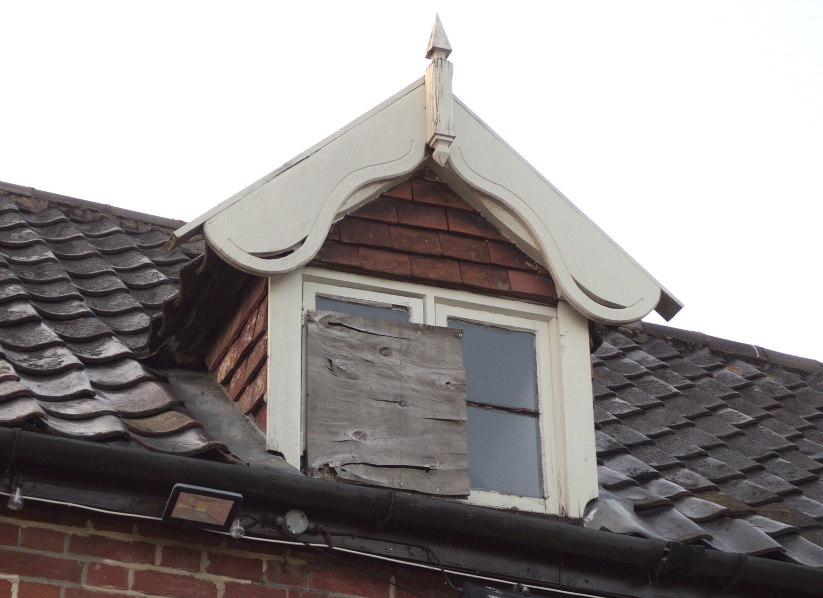 There's a dodgy repair to a dormer window from The BSCC at Rushall, South Lopham and Redgrave - 25th May 2023