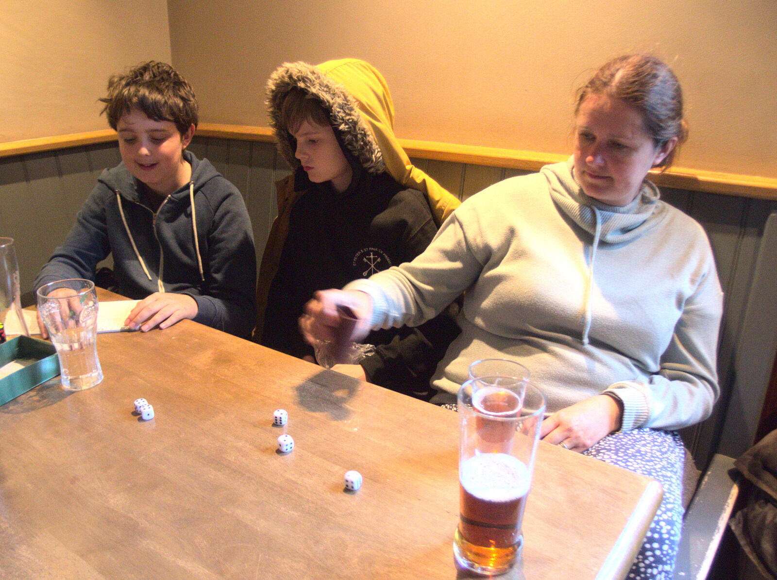 We play Yahtzee after tea in the Oaksmere from The BSCC at Rushall, South Lopham and Redgrave - 25th May 2023