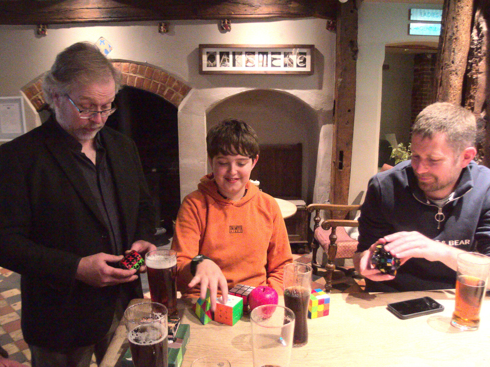 Fred's got everyone cubing from Ricochet at the Queen's Head, Eye, Suffolk - 26th May 2023