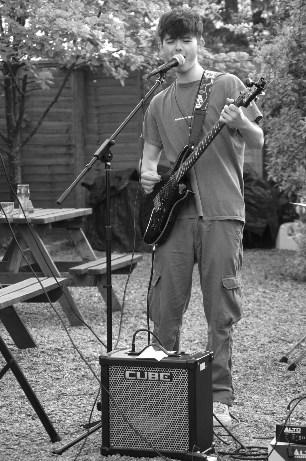 Guitar action from Ricochet at the Queen's Head, Eye, Suffolk - 26th May 2023