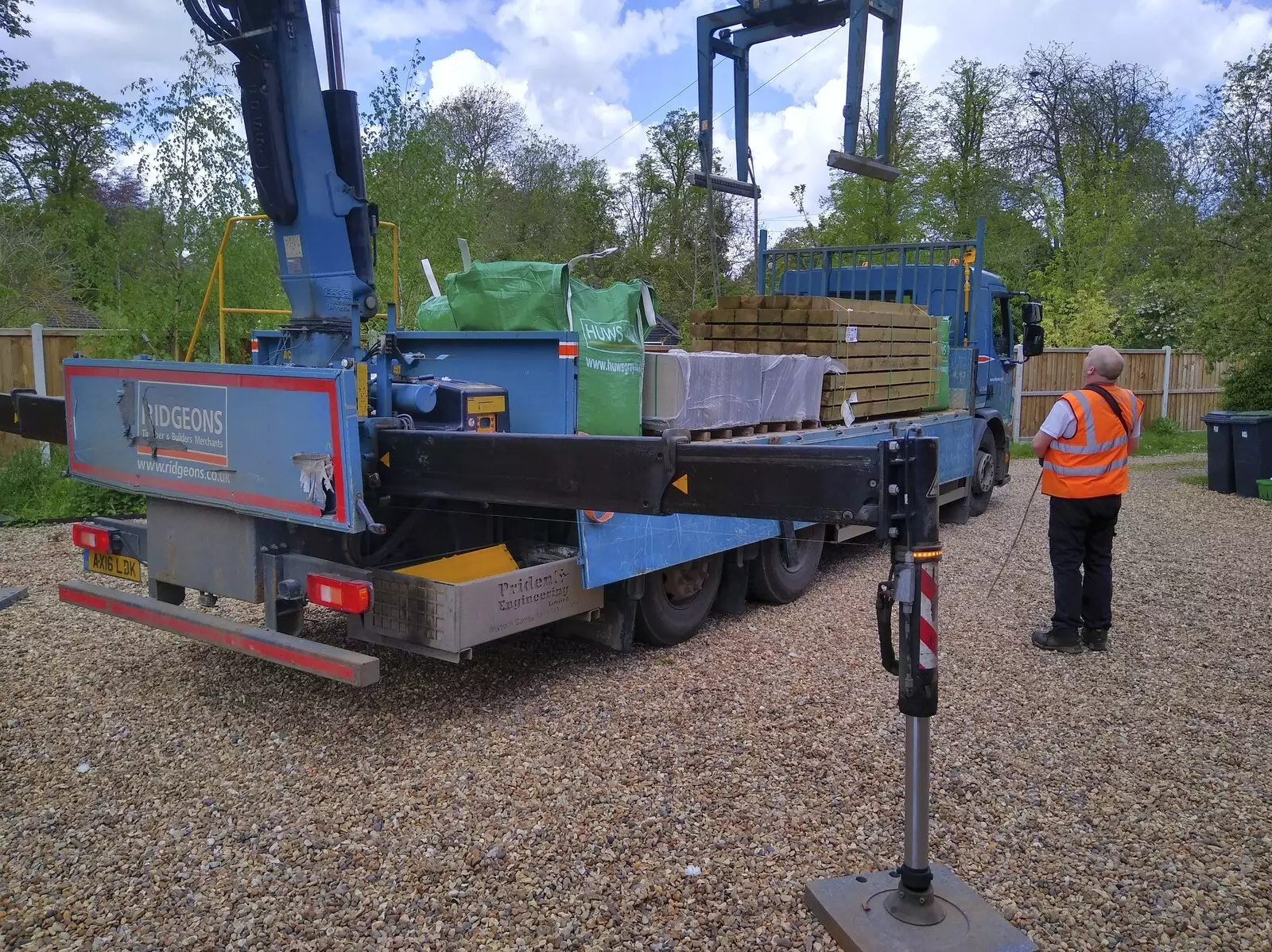 The materials for the patio project arrives, from National Grid Pylon Upgrades, Thrandeston, Suffolk - 30th July 2023