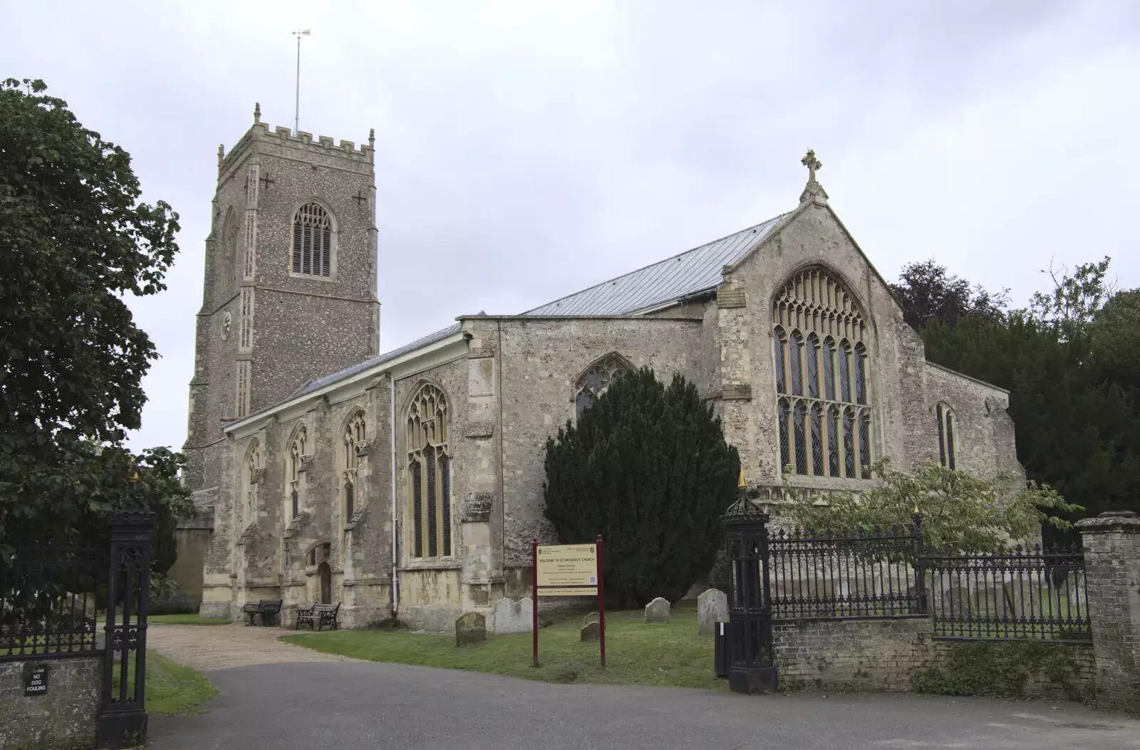 St. Michael's church in Framlingham, from The Irish Massive do Framlingham and Southwold, Suffolk - 9th August 2023