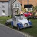 A 1987 2CV tows a boat on Godyll Road, The Irish Massive do Framlingham and Southwold, Suffolk - 9th August 2023