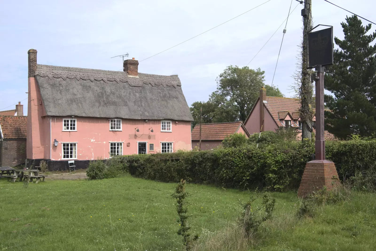 The sad remains of the Bedfield Crown, from The BSCC at the Cock Inn and a Flute Exam, Bedfield, Suffolk - 25th August 2023