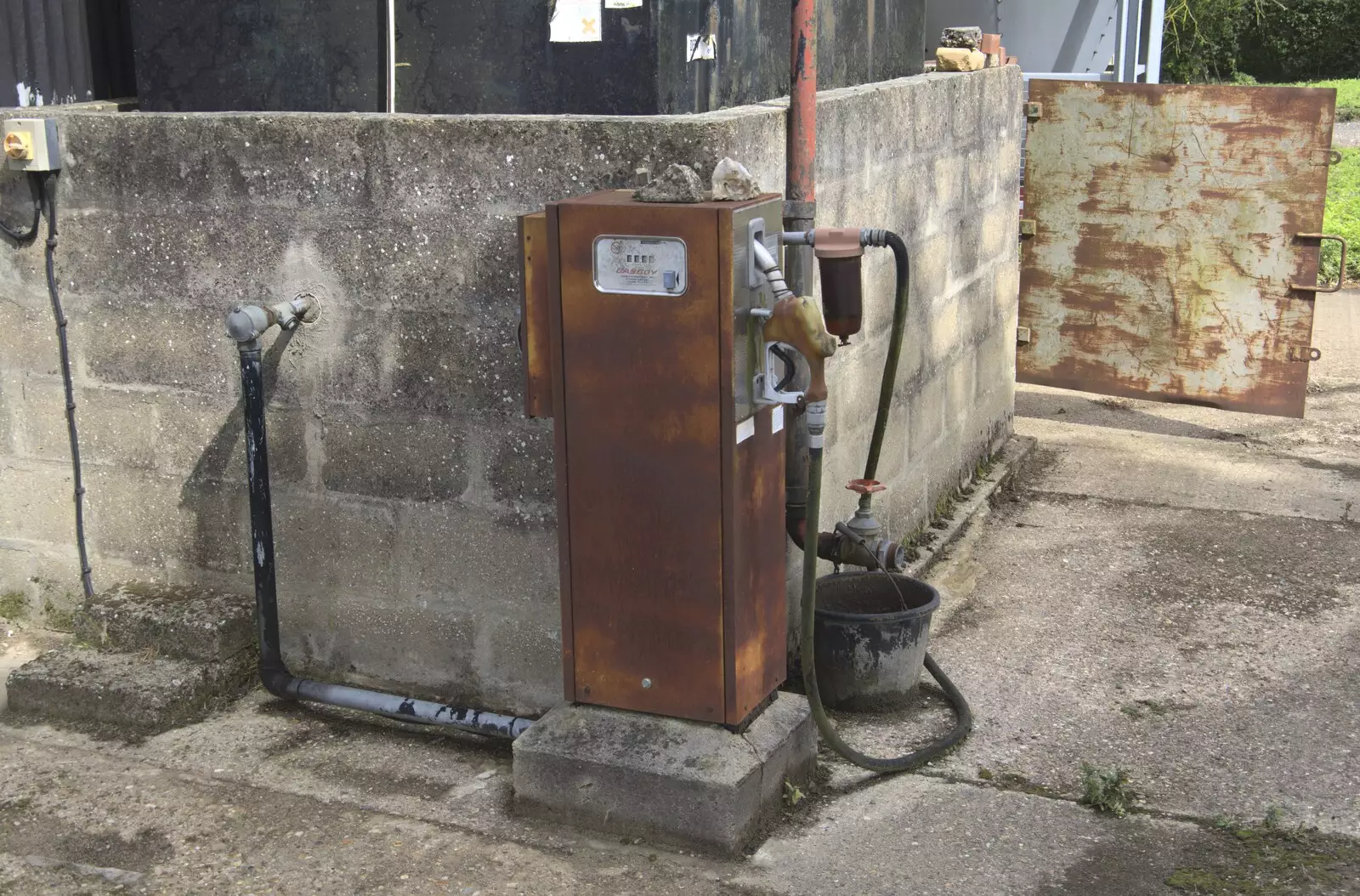 A cool old diesel pump in a farmyard, from The BSCC at the Cock Inn and a Flute Exam, Bedfield, Suffolk - 25th August 2023