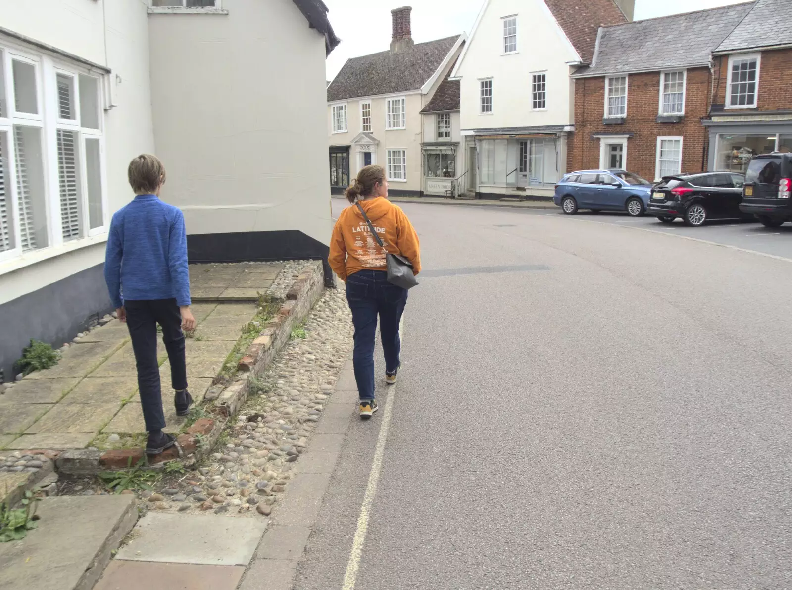 Harry and Isobel walk along Broad Street in Eye, from The Dragonfly Ride at Star Wing Brewery, Redgrave, Suffolk - 2nd September 2023