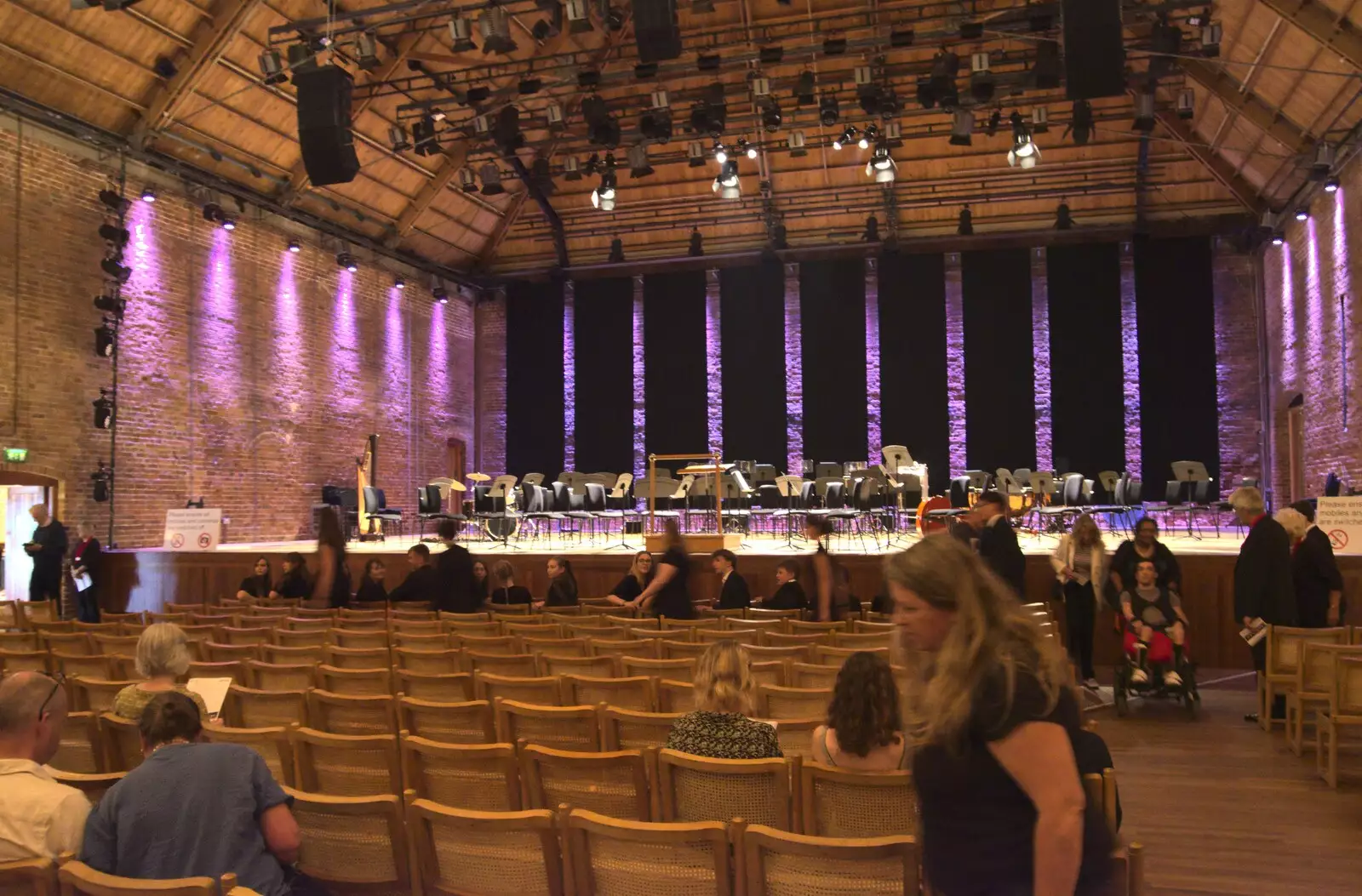 The concert hall fills up, from Fred and the SYWO at Snape Maltings, Snape, Suffolk - 3rd September 2023