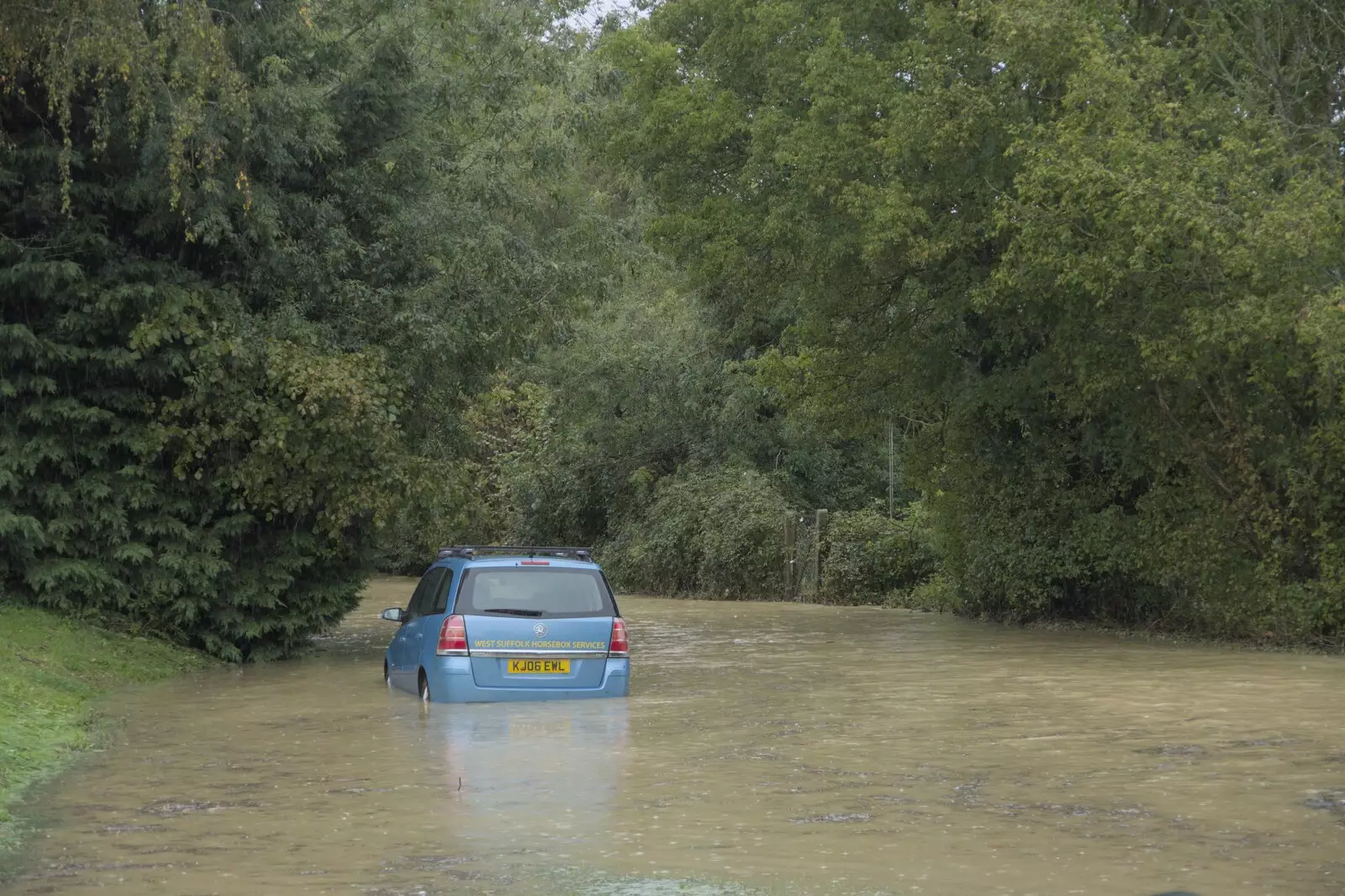 A car is surrounded on the Ixworth/Finningham road, from Tales From The Floods, Bury St. Edmunds and Walsham Le Willows, Suffolk - 20th October 2023