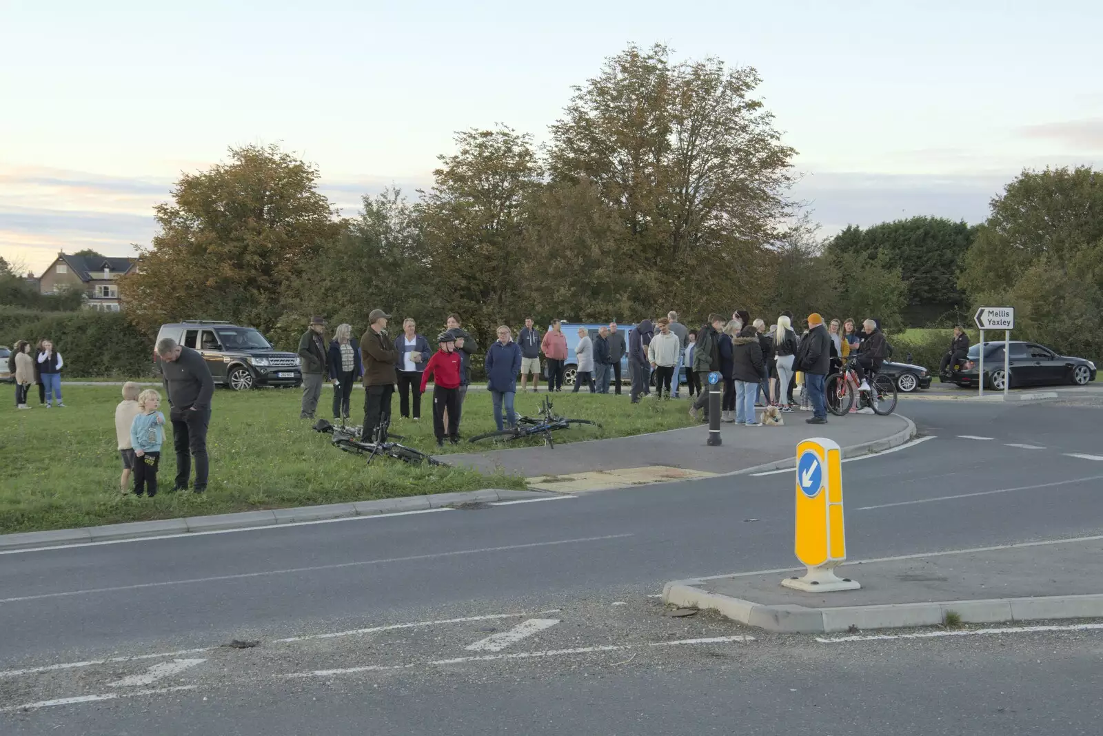 The village waits as nothing is still happening, from A Giant Load on the A140, Yaxley, Suffolk - 22nd October 2023