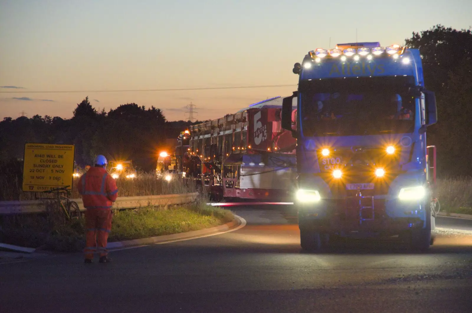 The main long load takes the wrong side of the road, from A Giant Load on the A140, Yaxley, Suffolk - 22nd October 2023