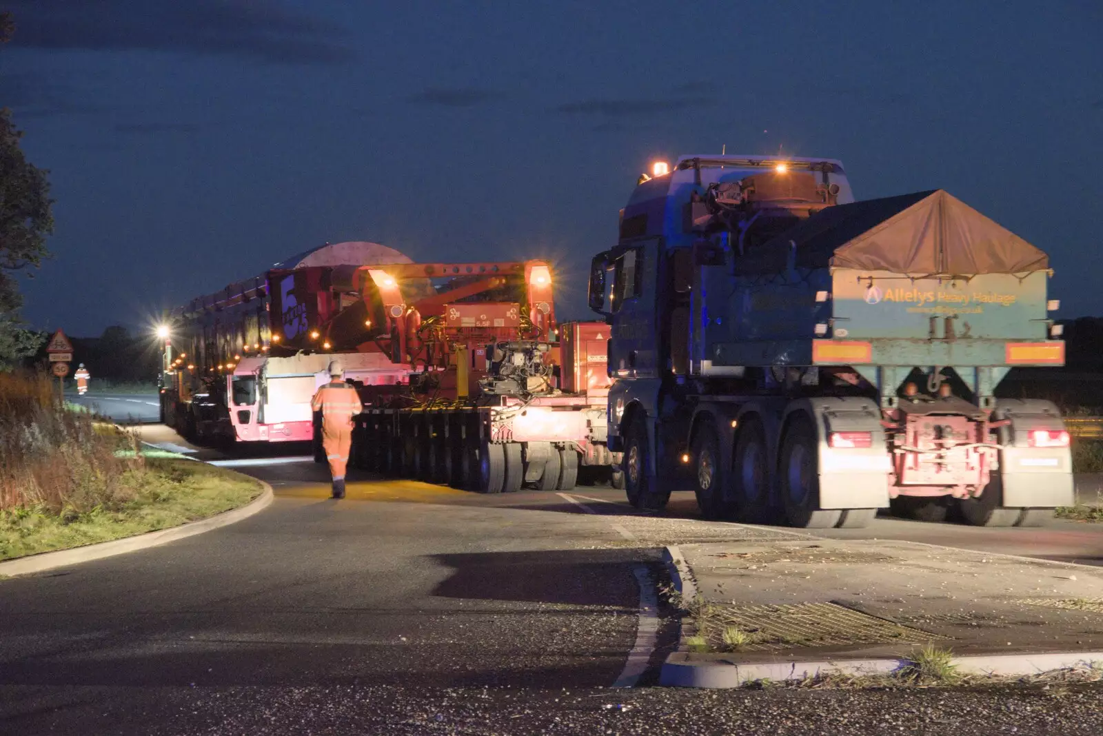 The power station generator heads off to the airfield, from A Giant Load on the A140, Yaxley, Suffolk - 22nd October 2023