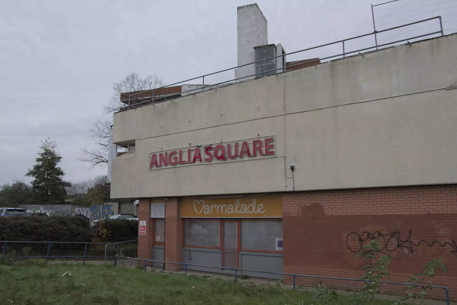 Anglia Square is also looking derelict, from The Graffiti of HMSO and Anglia Square, Coslany, Norwich - 22nd November 2023