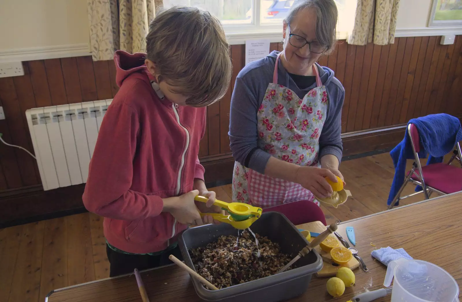 Harry gives a good squeeze, from The GSB and the Christmas Pudding Mixing, Wickham Skeith, Suffolk - 25th November 2023