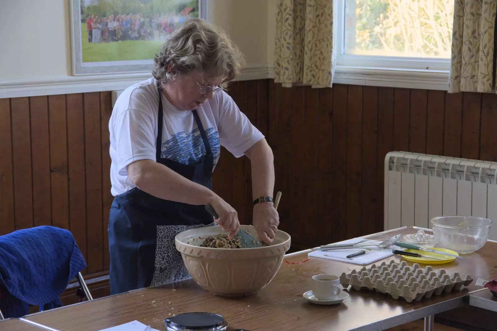 More vigorous mixing occurs, from The GSB and the Christmas Pudding Mixing, Wickham Skeith, Suffolk - 25th November 2023