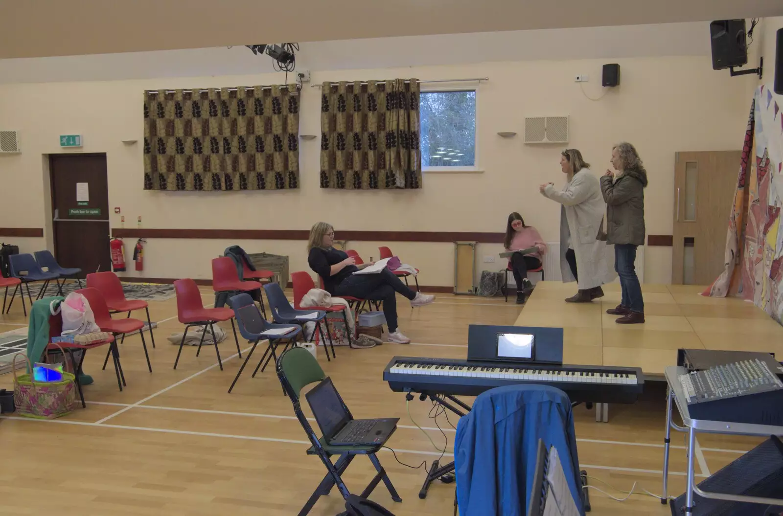 Some rehearsing occurs, from Norwich Sushi and Pantomime Rehearsals, Occold, Suffolk - 7th January 2024