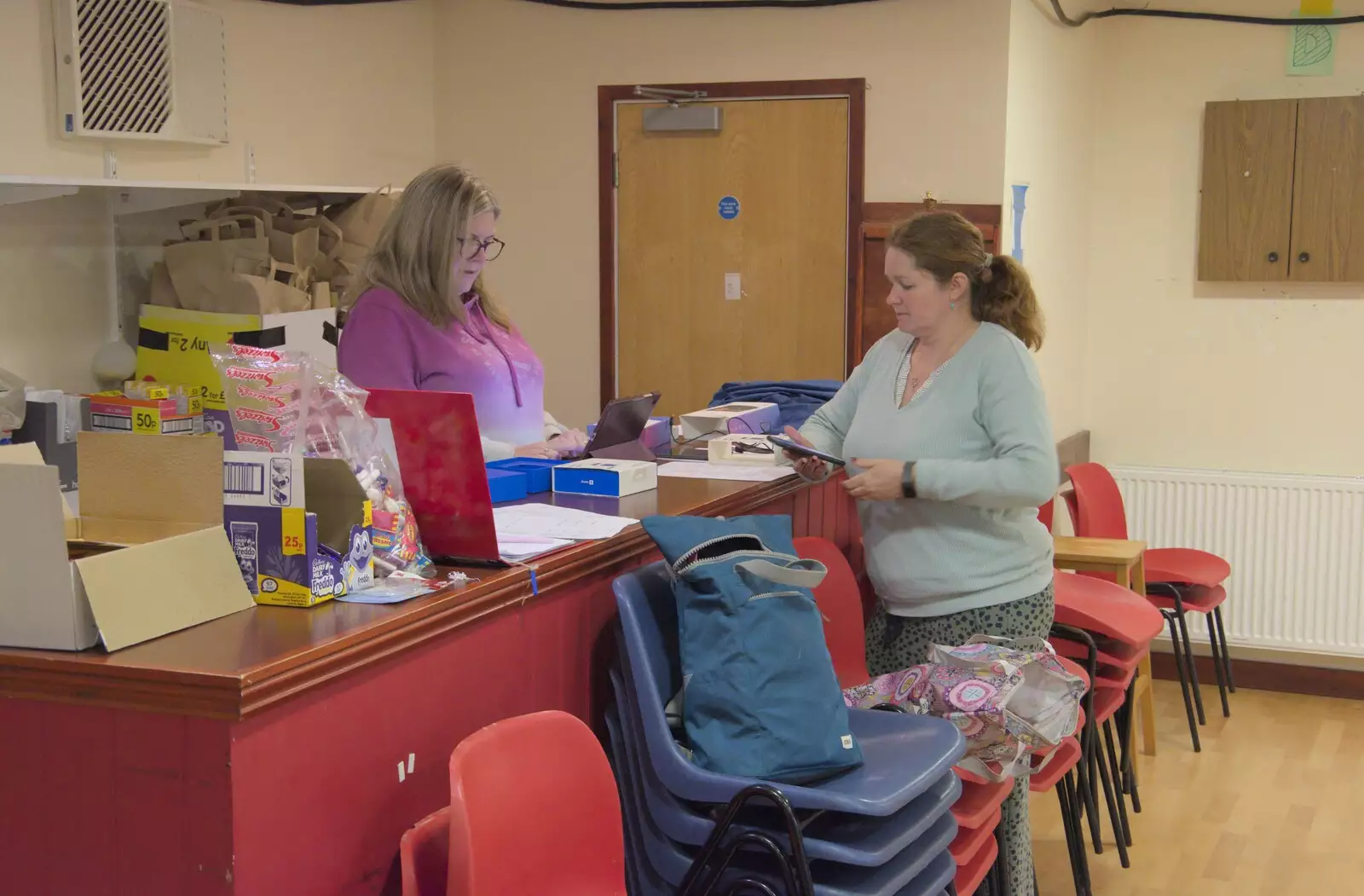 Nicola sets up the SumUp terminal, from The Dove Players do Puss in Boots, Occold, Suffolk - 13th January 2024