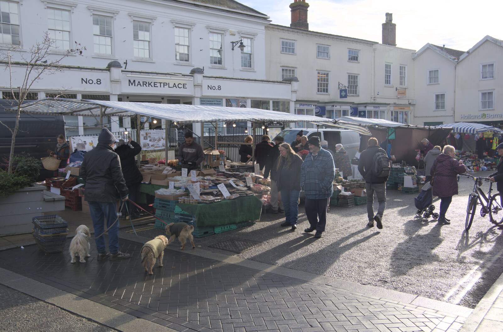 More Friday market action in Diss from A February Miscellany, Diss and Woodbridge, Suffolk - 3rd February 2024