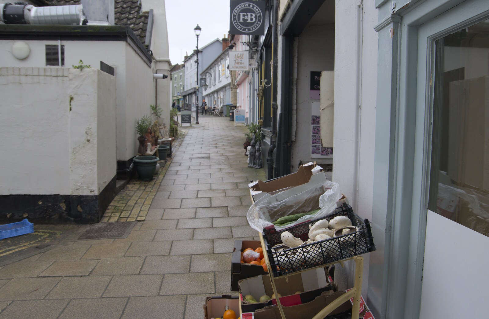 The alley from the market place from Framlingham, Aldeburgh and the USAAF Heritage Trust, Hoxne, Suffolk - 14th February 2024 