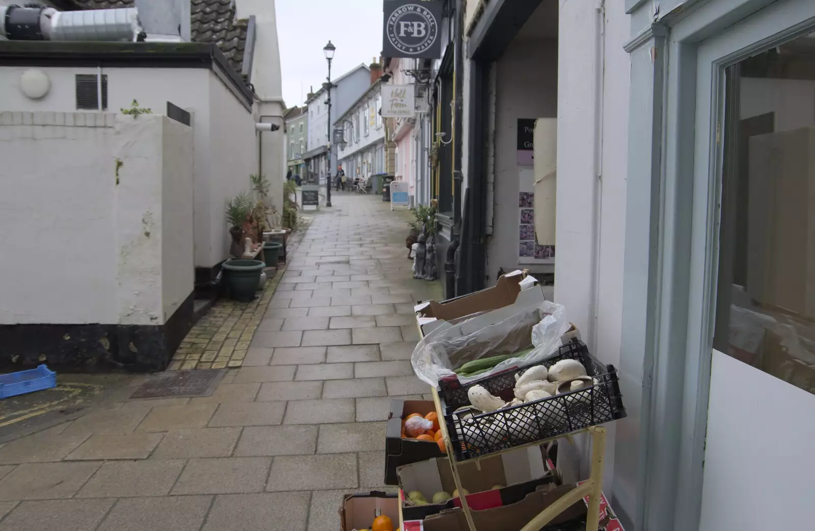 The alley from the market place, from Framlingham, Aldeburgh and the USAAF Heritage Trust, Hoxne, Suffolk - 14th February 2024 