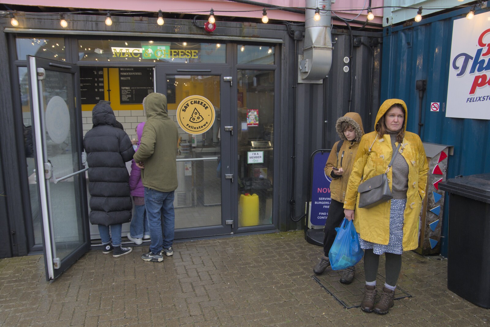 We wait for Harry's Macaroni Cheese from Felixstowe in the Rain, Suffolk - 10th March 2024