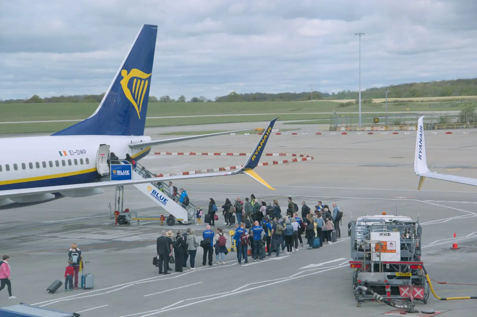 Ryanair loves just moving the queues around, from A Couple of Days in Dublin, Ireland - 12th April 2024