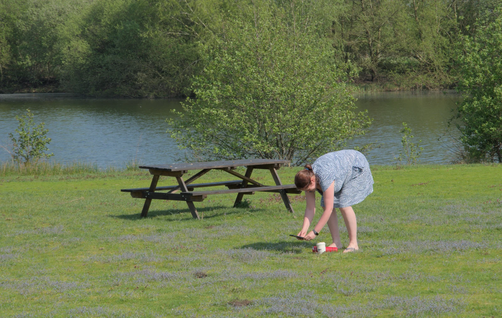 Isobel gets a close-up photo, from The BSCC at The Lion, Debenham, Suffolk - 2nd May 2024