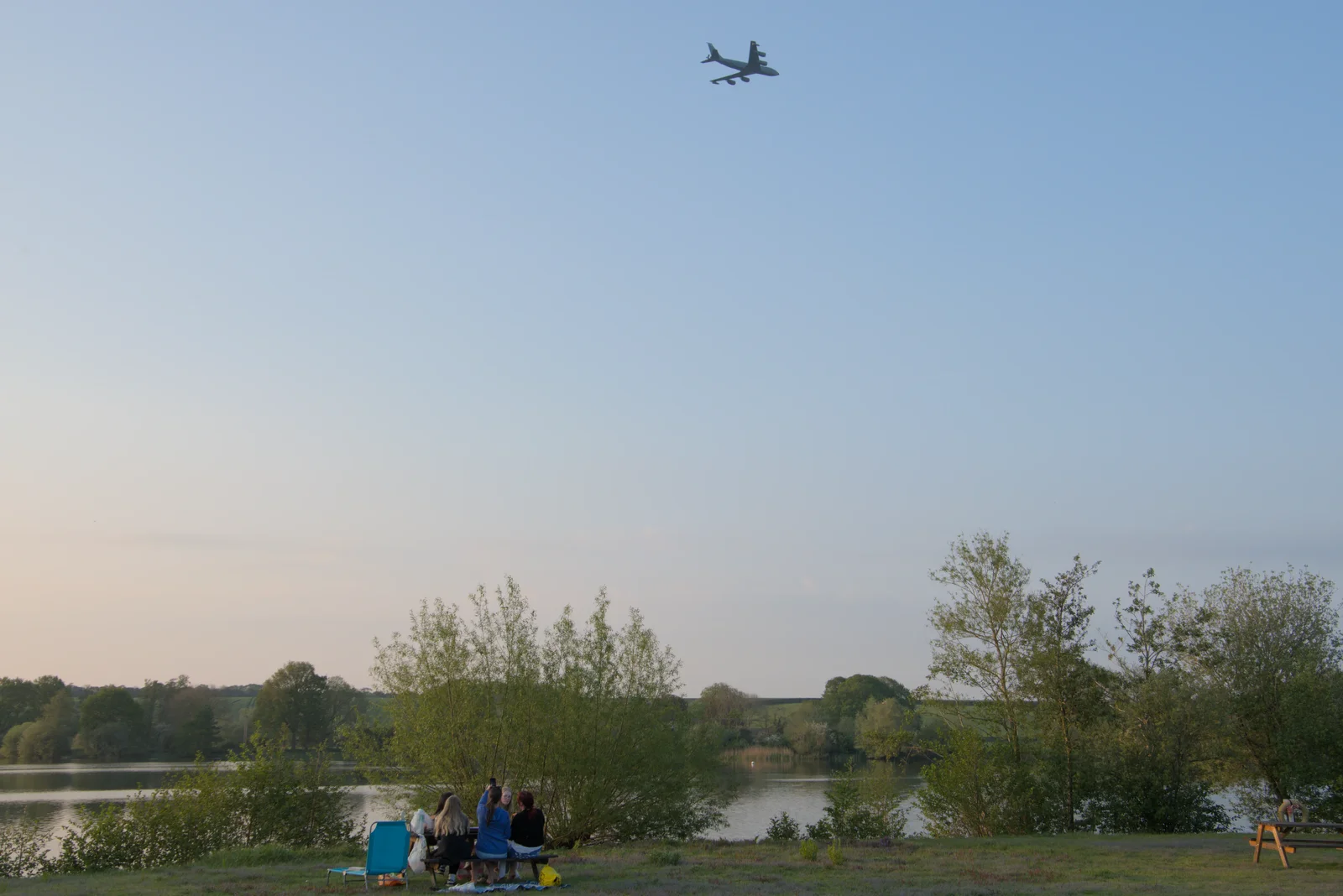 A C-17 Globemaster flies over quite low, from A May Miscellany and The Harvs at Ampersand, Diss - 9th May 2024