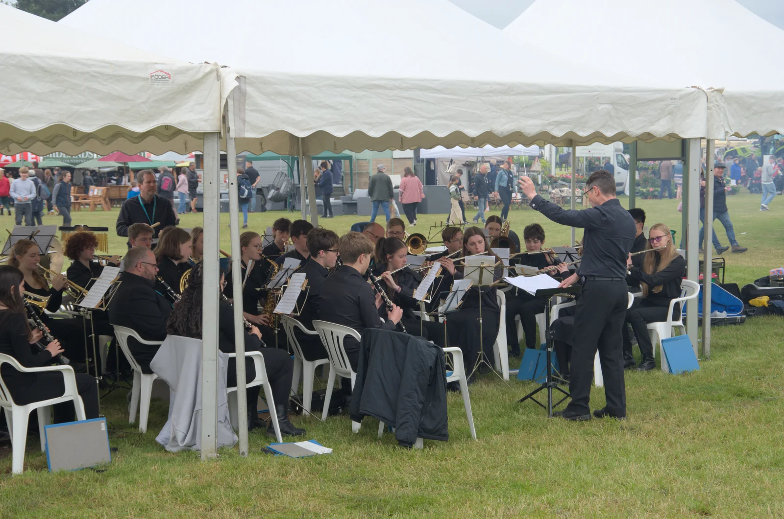 The SYWO starts its first set, from Fred and the SYWO at the Suffolk Show, Trinity Park, Ipswich - 30th May 2024