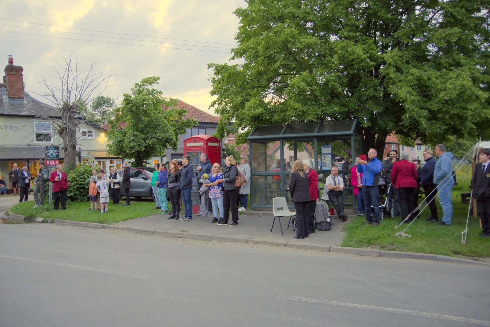 There's a pretty good turnout on the common, from Sailing at the Lake, and the GSB at Mellis, Suffolk - 6th June 2024