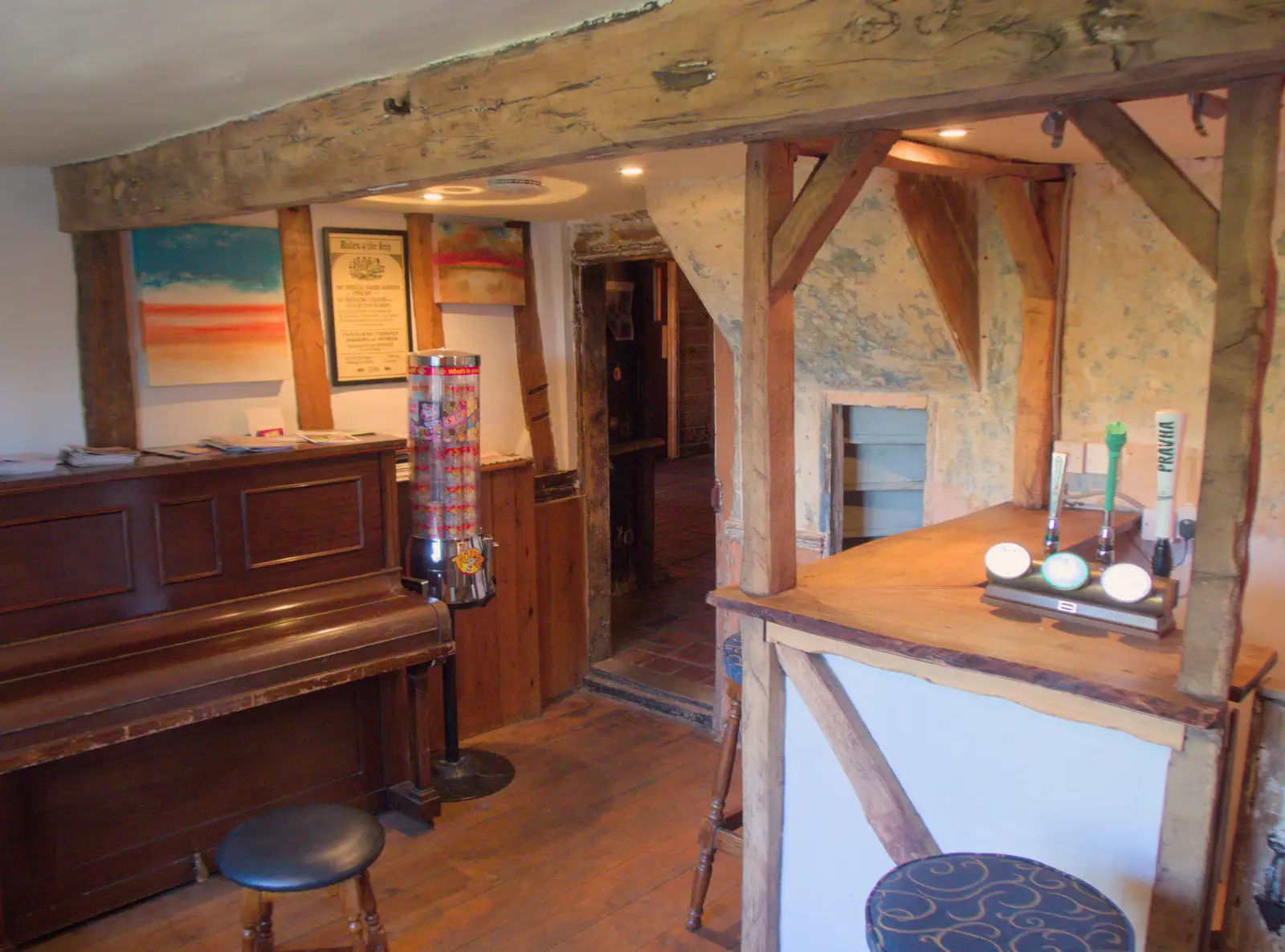 The little snug bar in the White Horse, from The BSCC at Finningham, and Stowmarket Teeth, Suffolk - 21st June 2024