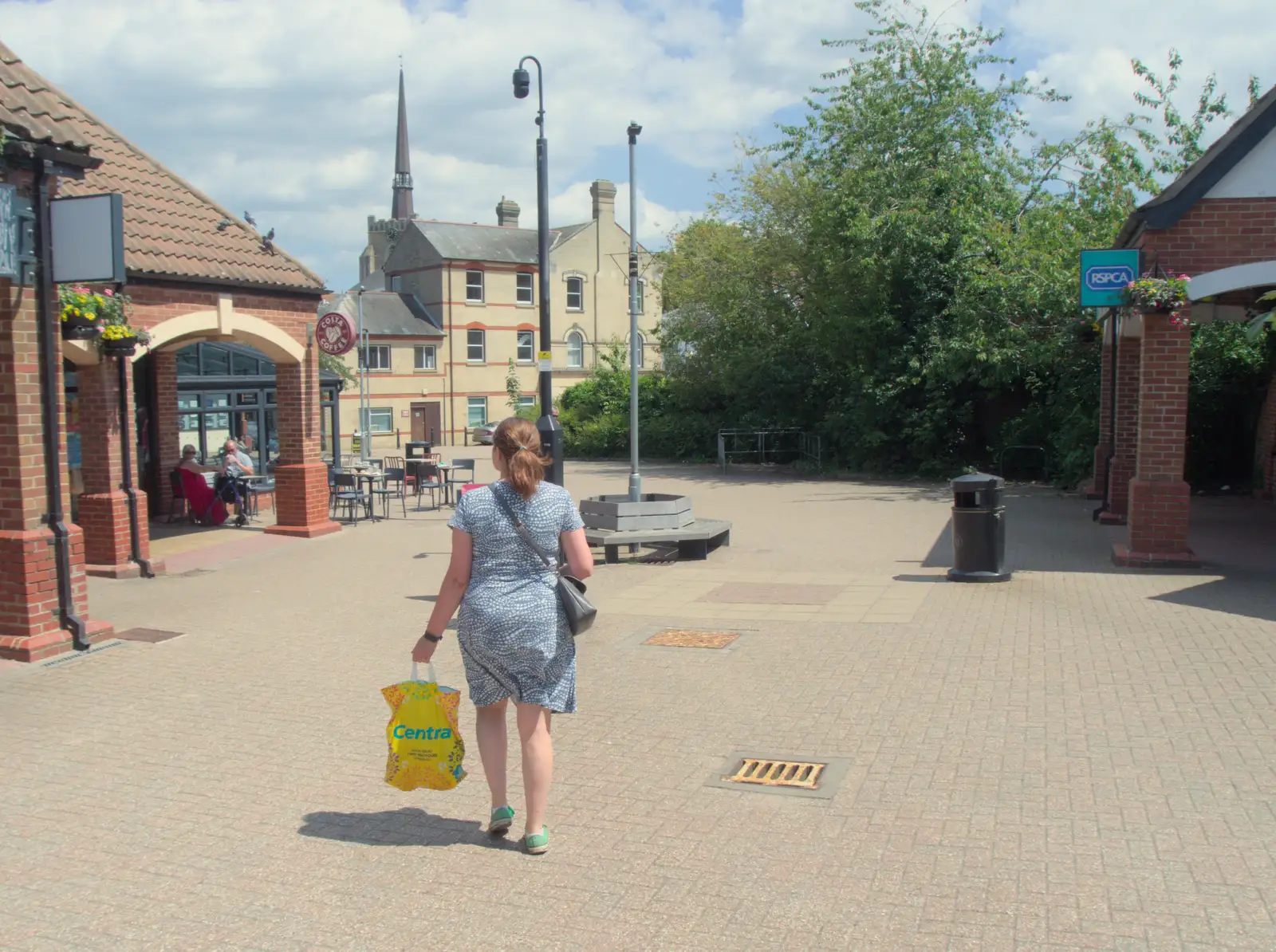 We head back into the town centre, from The BSCC at Finningham, and Stowmarket Teeth, Suffolk - 21st June 2024