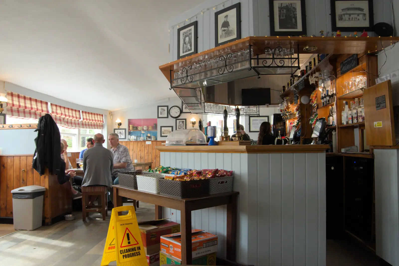 The bar of the Red Lion in Southwold, from Eye Karate Kamp, Southwold Harbour, Suffolk - 6th July 2024