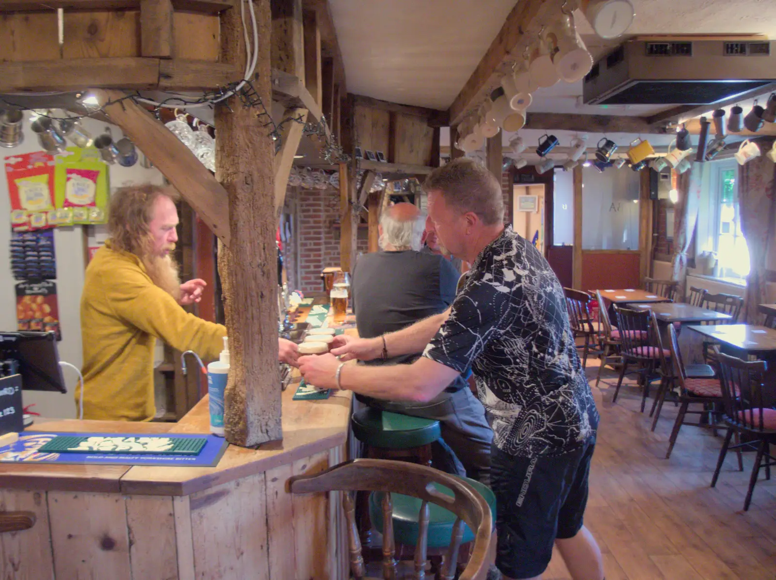 Gaz gets some more beers in, from The BSCC at Gissing Crown and Thelnetham White Horse - 18th July 2024