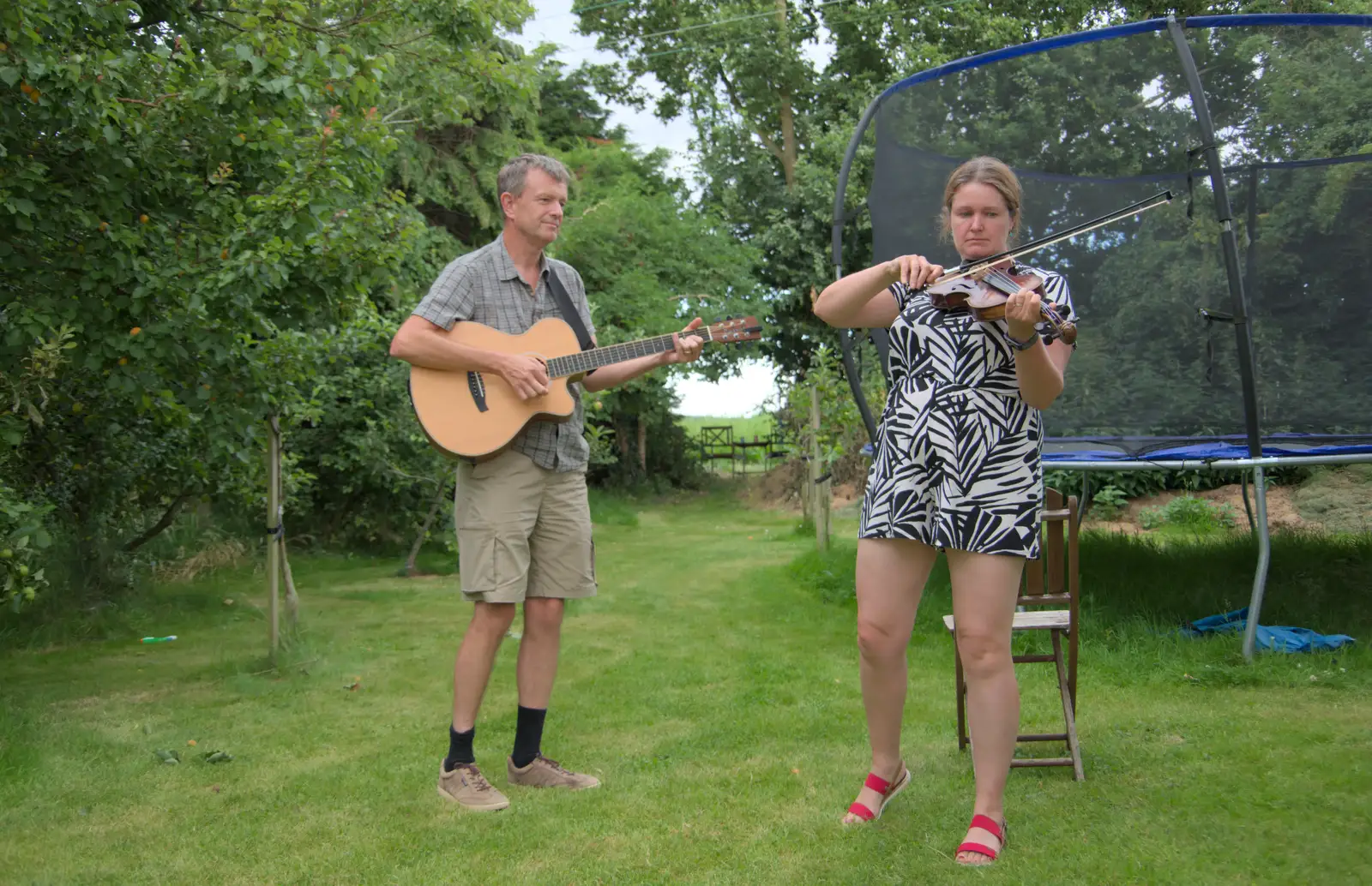 Nosher accompanies Isobel and her fiddle, from Isobel's Relatives Visit, Brome, Suffolk - 20th July 2024