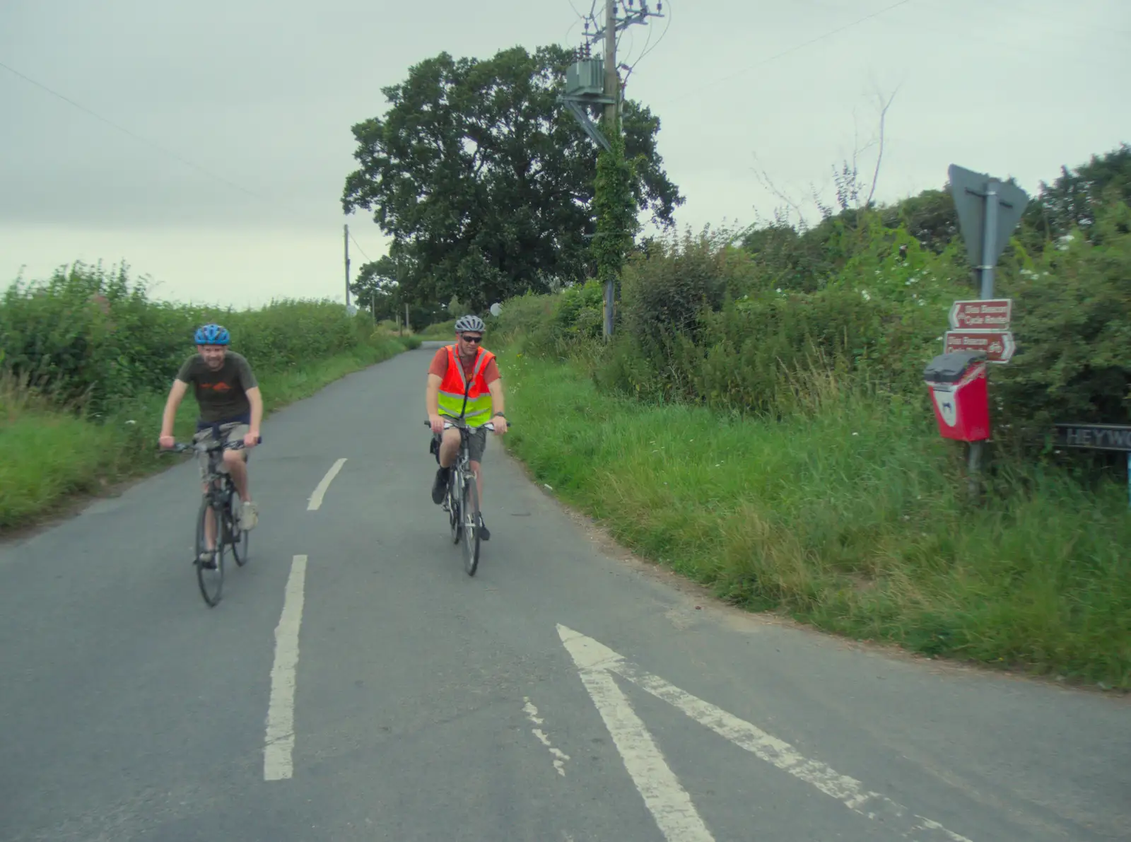 Phil and Paul head up to the end of Heywood Road, from Harry at the Zoo, Banham, Norfolk - 28th July 2024