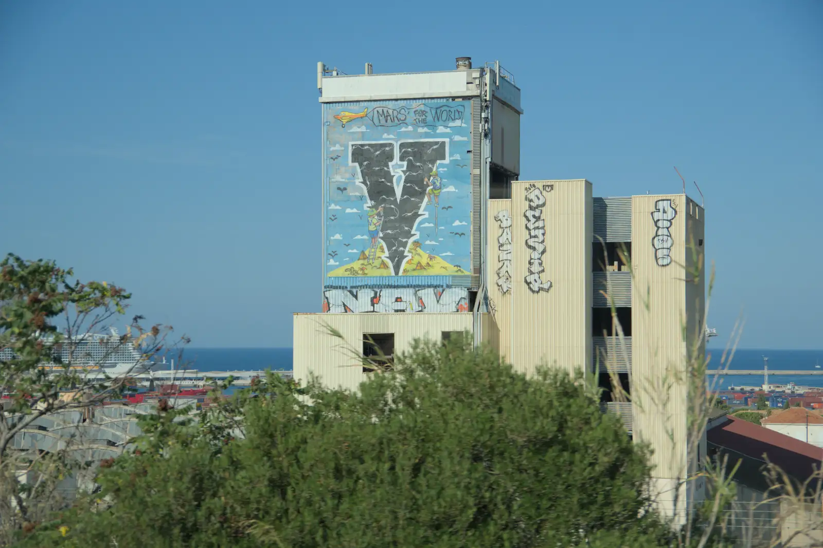 Giant graffiti on a Marseillaise building, from An Olympic Road Trip from Diss to Marseille, France - 3rd August 2024