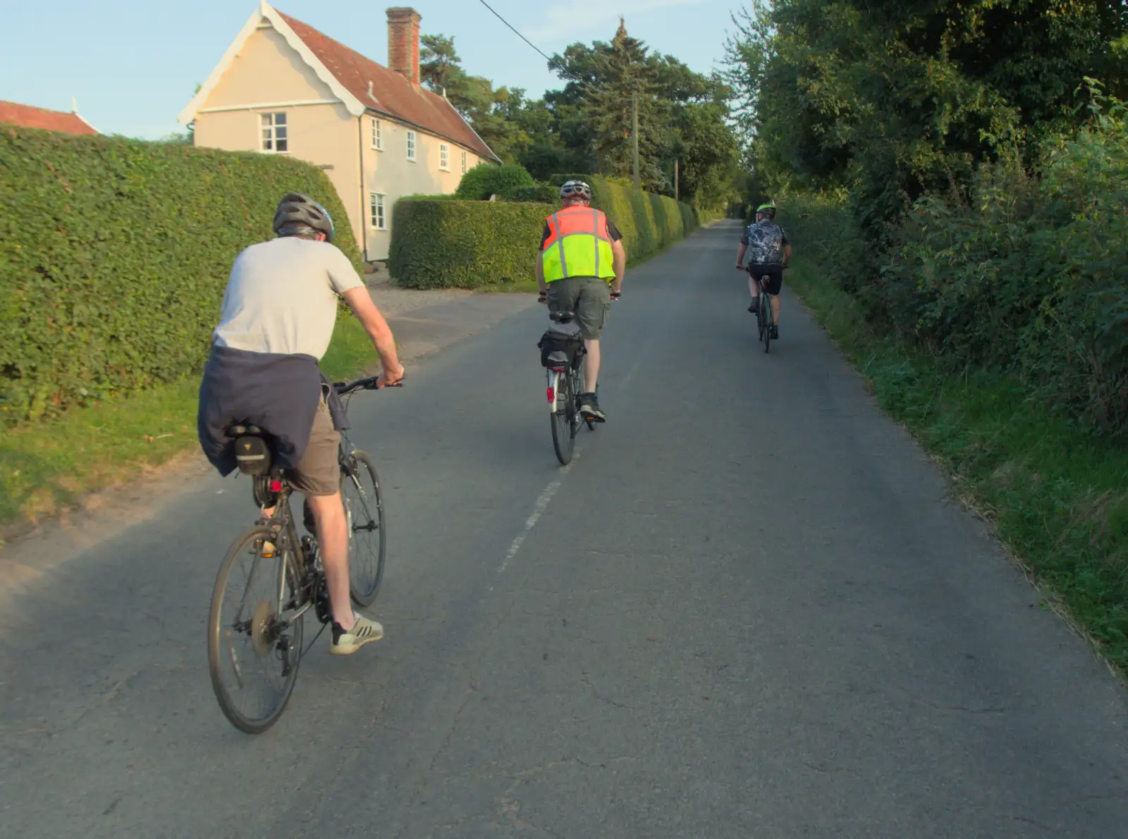 We cycle up through Wickham Skeith, from Camping at Weybread, and the BSCC at Cotton and Dickleburgh - 14th August 2024