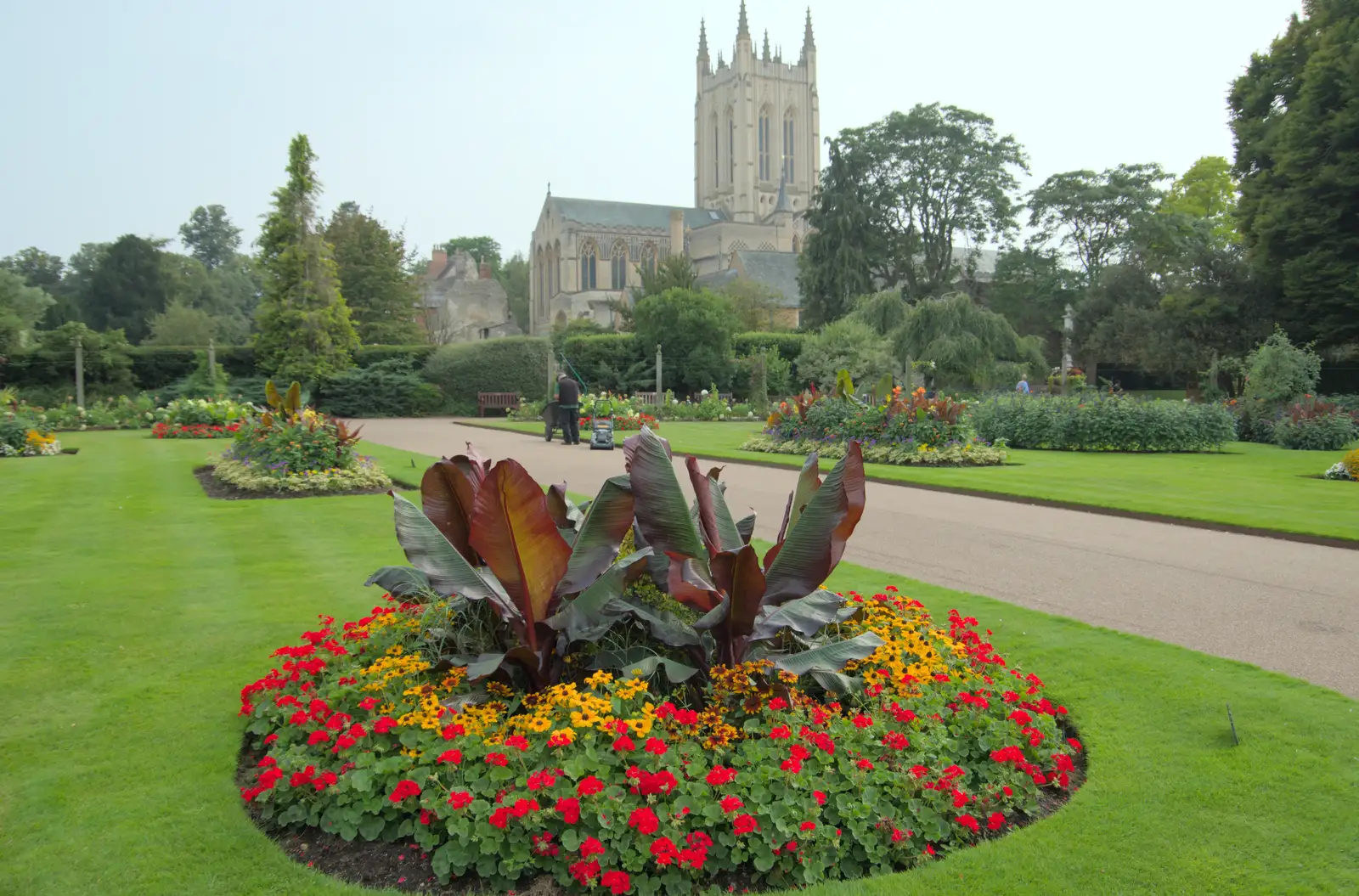 Abbey Gardens is in full flower, from A Trip to Ickworth House with Sis, Horringer - 19th August 2024