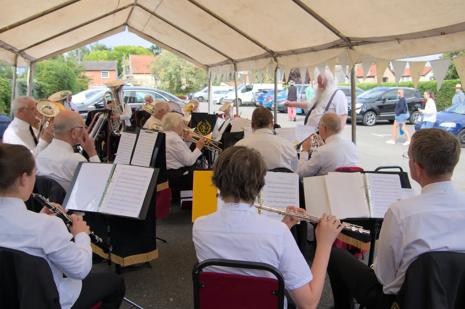 The band kicks off, from A Summer Party, and the GSB at Walsham le Willows, Suffolk - 26th August 2024